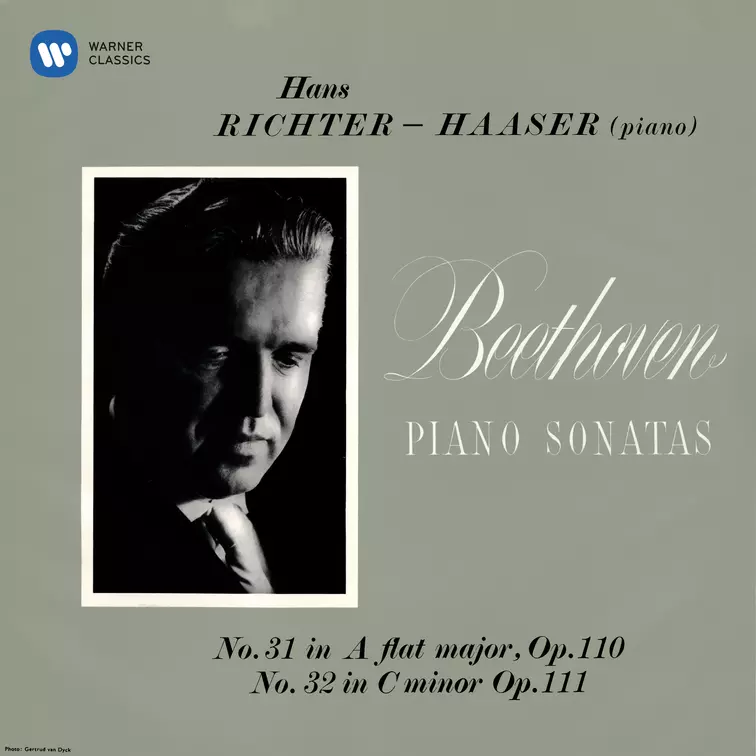 Beethoven: Piano Sonatas Nos. 31 & 32